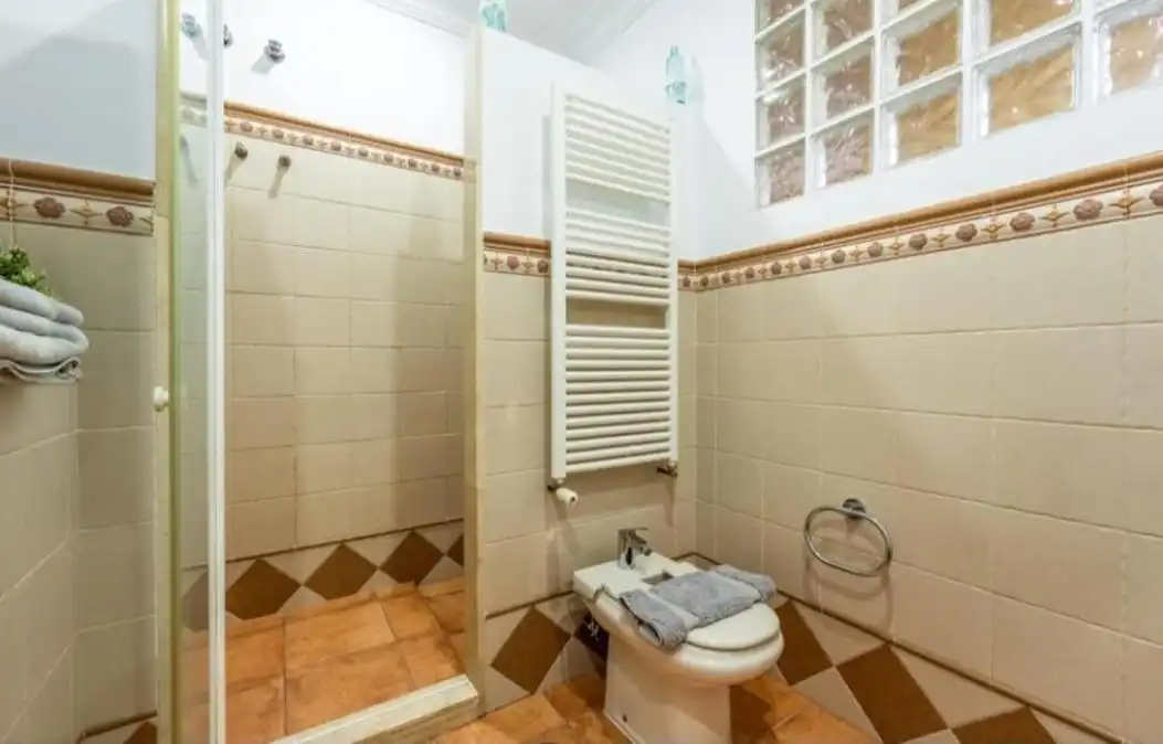 Baño de Casa o chalet en venta en Salteras con Aire acondicionado, Jardín privado y Piscina