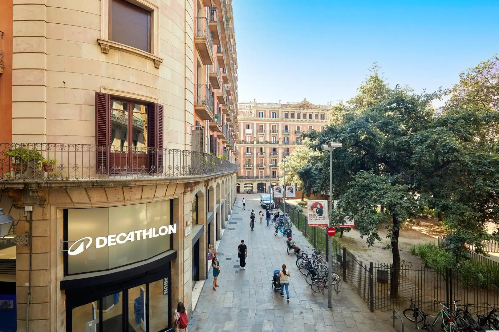 Vista exterior de Piso en venta en Barcelona con Balcón
