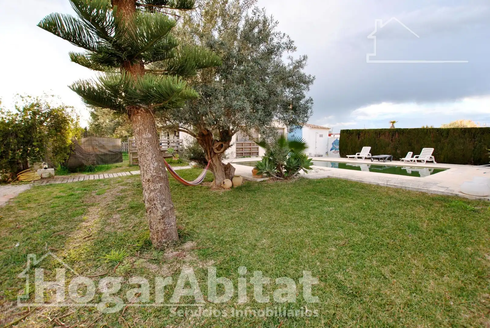 Jardí de Casa o xalet en venda en Oliva amb Aire condicionat, Jardí privat i Terrassa