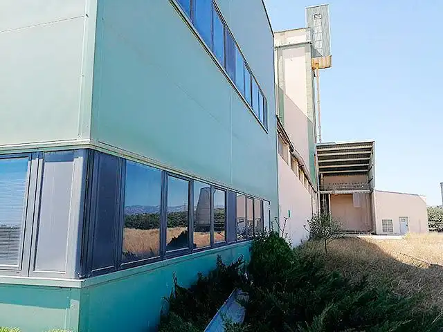 Vista exterior de Nau industrial en venda en Ulldecona