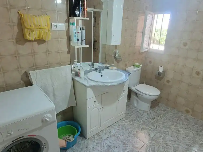 Baño de Casa o chalet en venta en El Tornadizo  con Jardín privado, Terraza y Trastero
