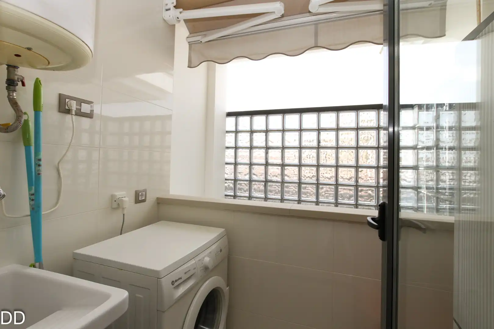 Baño de Apartamento de alquiler en Dénia con Aire acondicionado, Terraza y Amueblado
