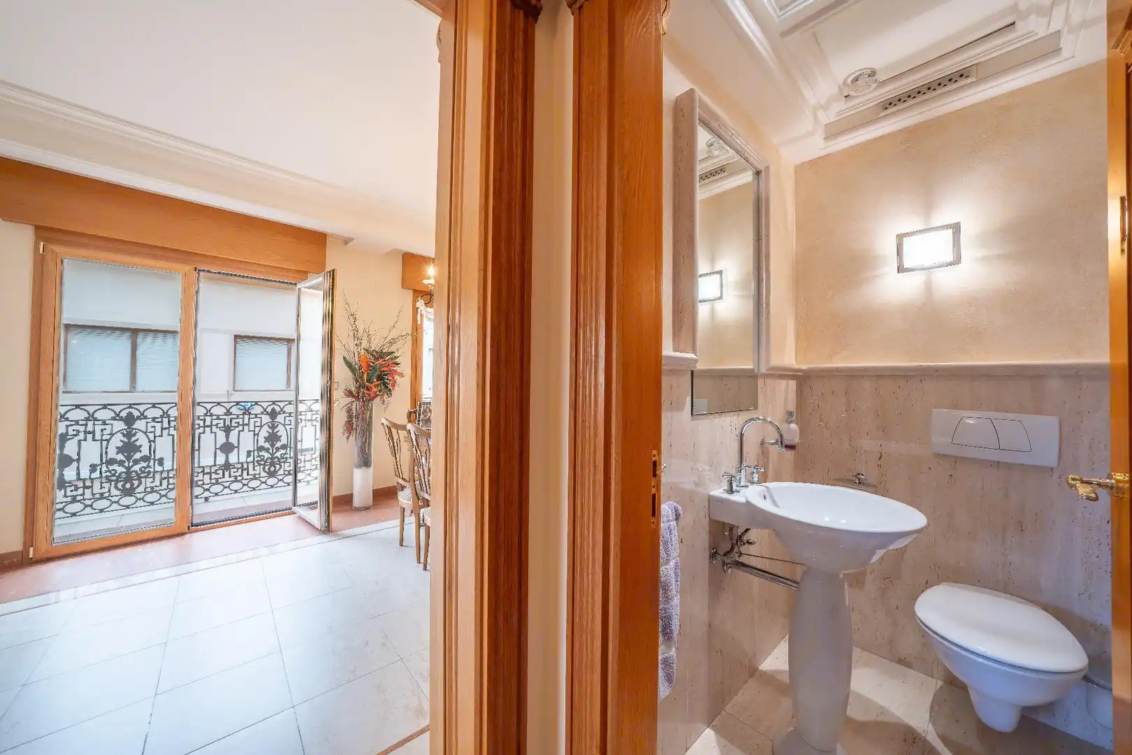 Badezimmer von Einfamilien-Reihenhaus zum Verkauf in Novelda mit Heizung, Terrasse und Balkon