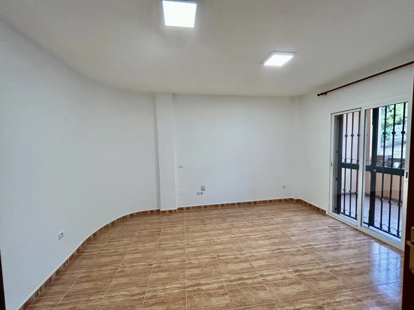 Wohnung zur Miete in Alhaurín de la Torre mit Klimaanlage, Heizung und Terrasse
