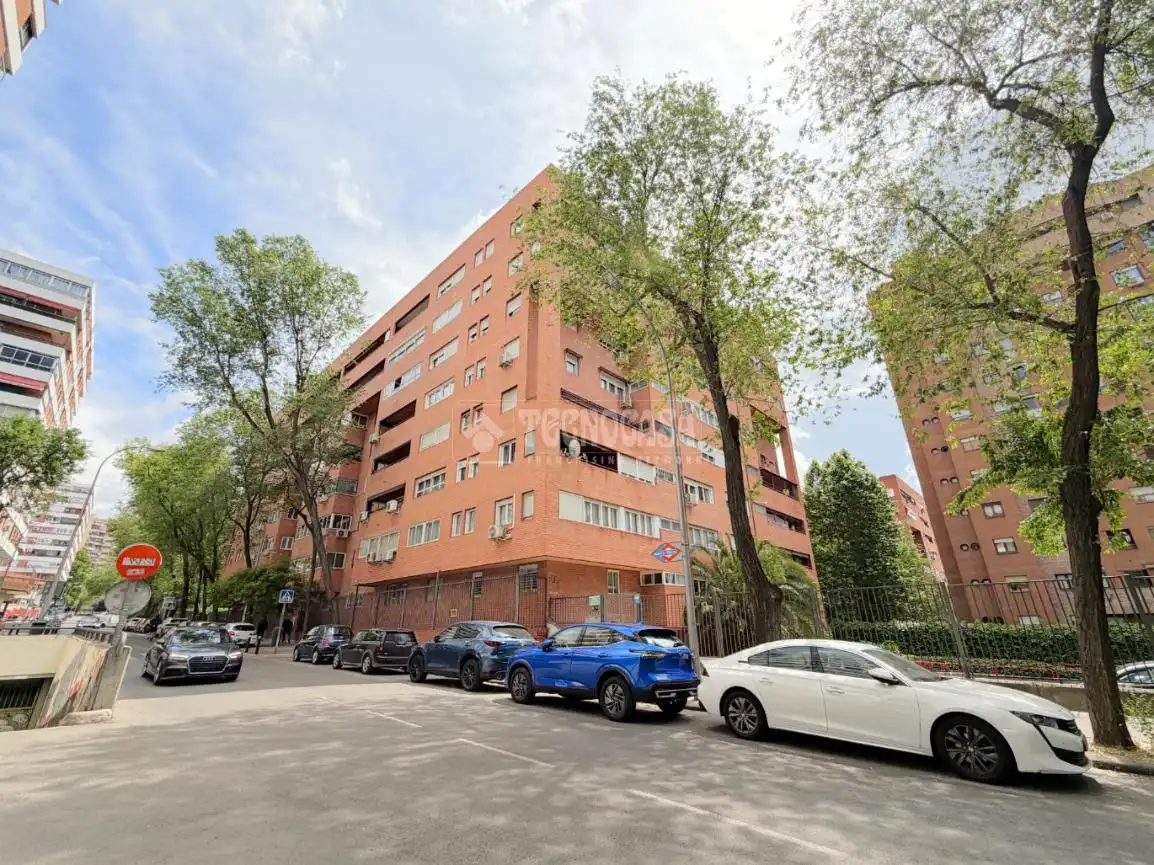 Vista exterior de Piso en venta en Madrid con Aire acondicionado, Calefacción y Parquet
