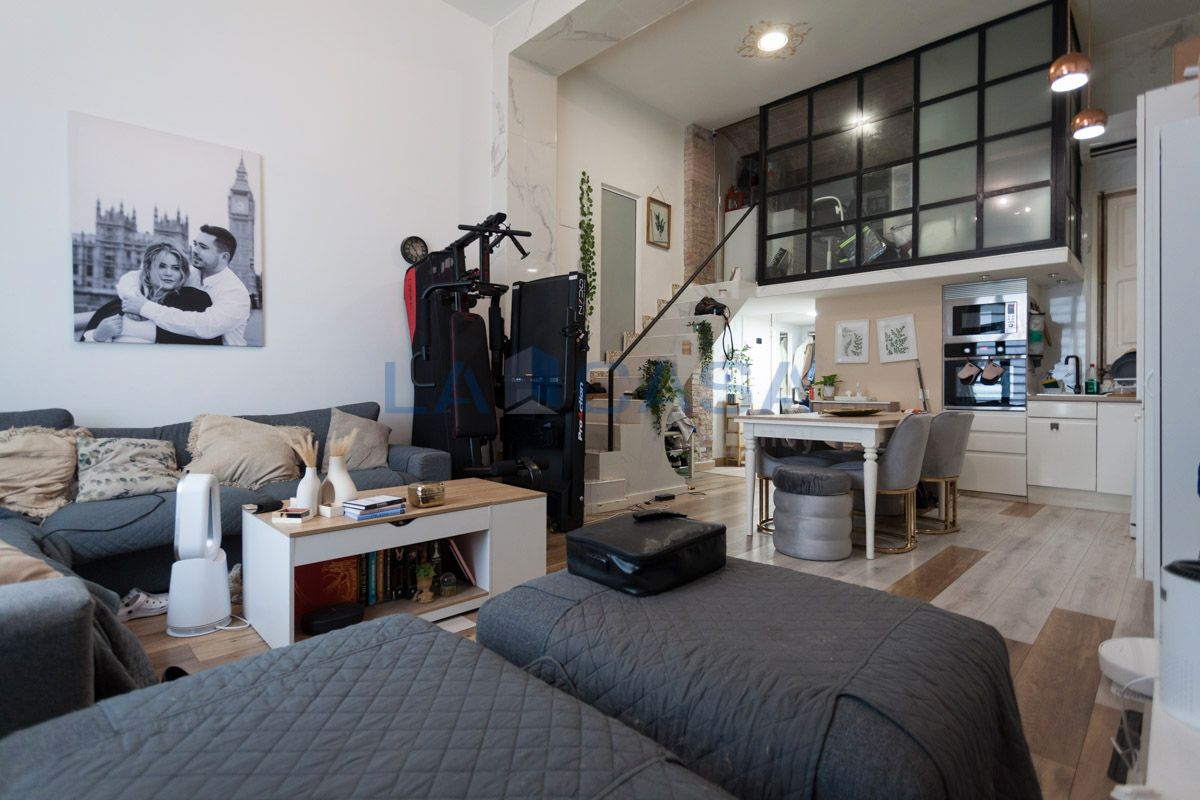 Sala de estar de Piso en venta en  Barcelona Capital con Calefacción y Terraza