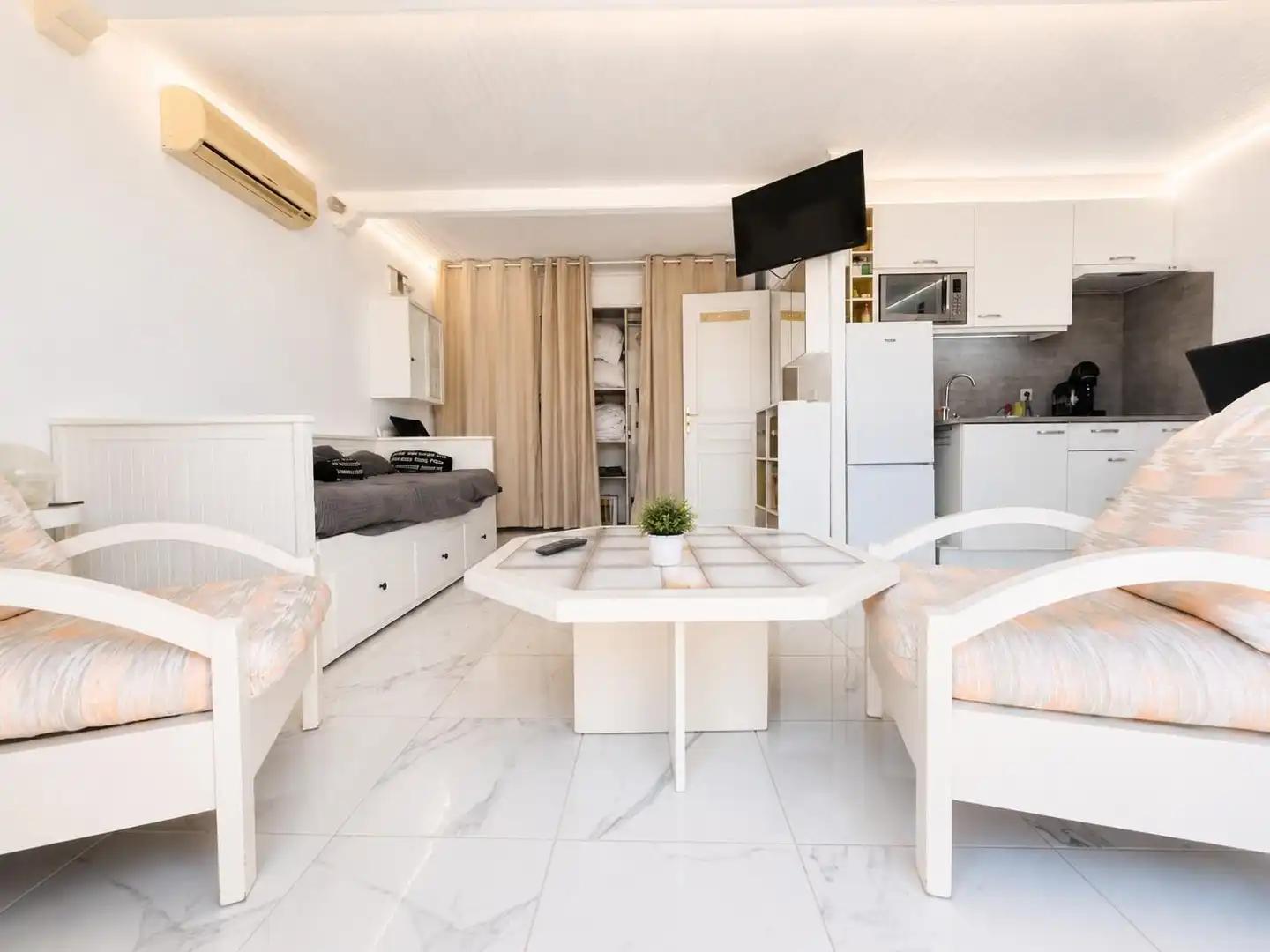 Living room of Attic for sale in Empuriabrava  with Air Conditioner, Heating and Terrace
