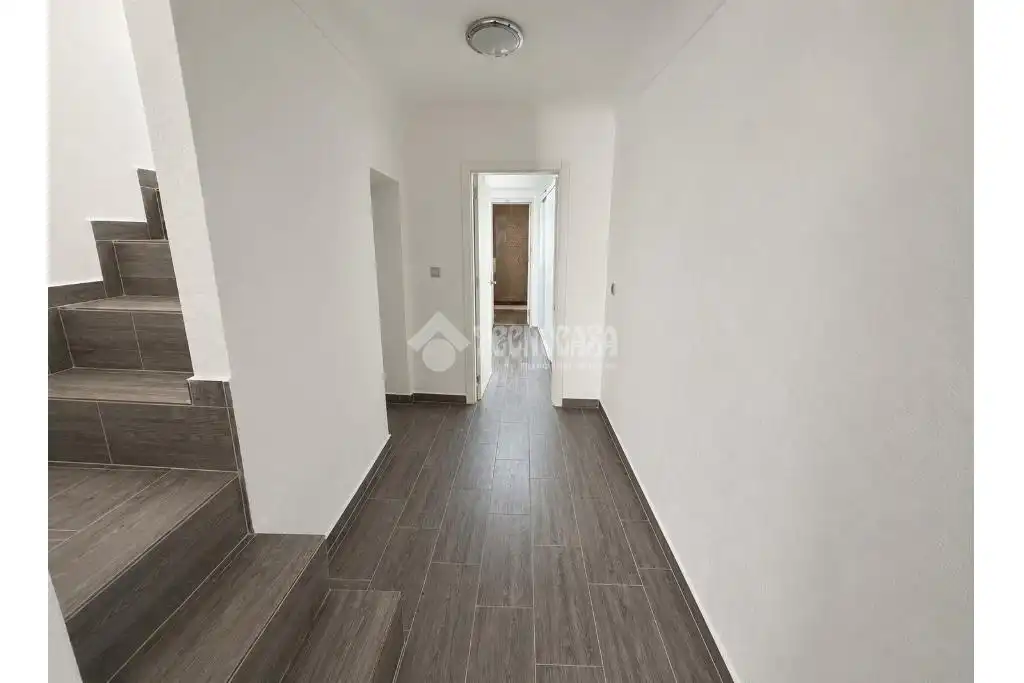 Casa adosada en venta en Martos con Terraza