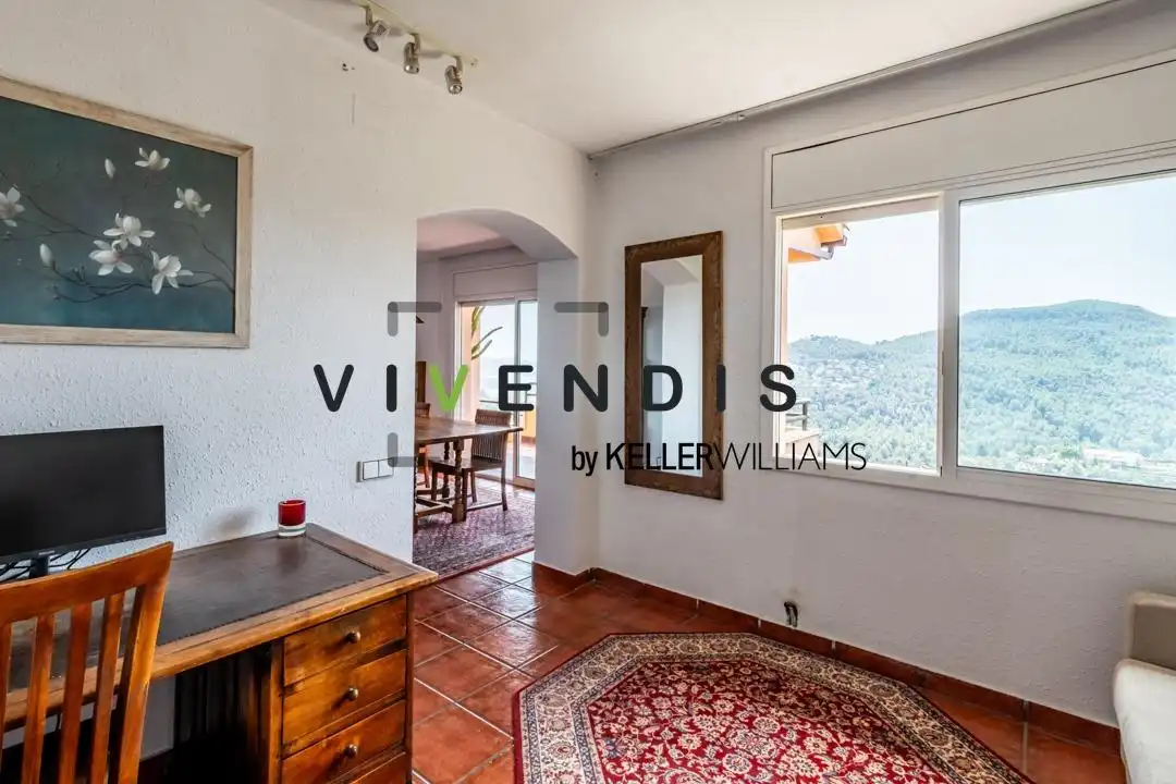 Habitación de Casa o chalet en venta en Corbera de Llobregat con Aire acondicionado, Jardín privado y Terraza