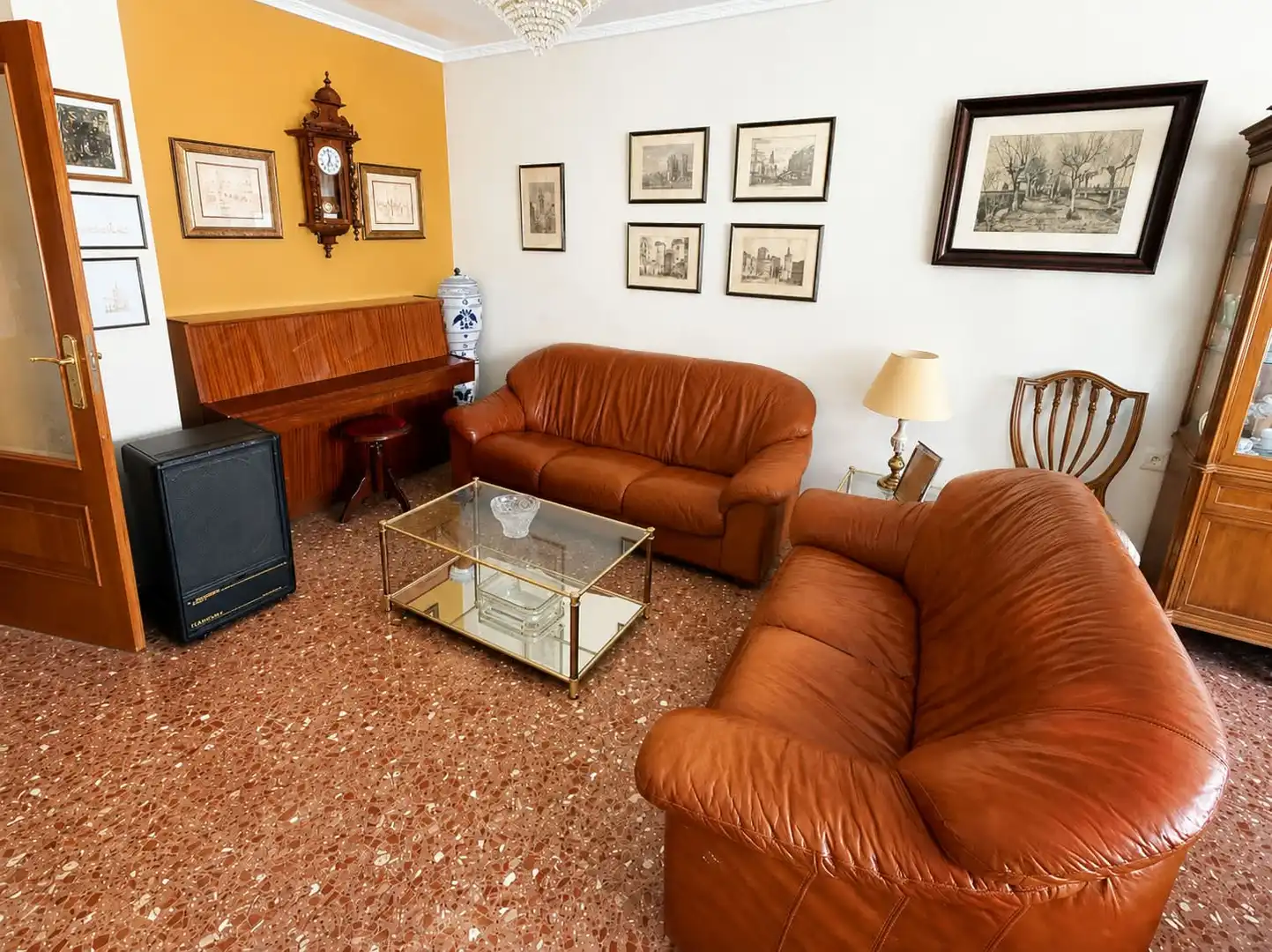 Living room of Flat for rent in Valencia  with Air Conditioner, Furnished and Oven