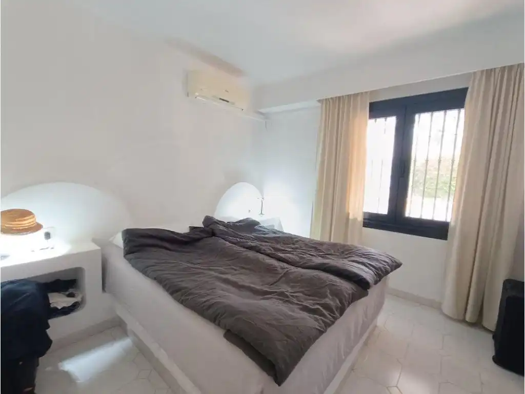 Schlafzimmer von Wohnungen zum Verkauf in Torrevieja mit Klimaanlage und Privatgarten