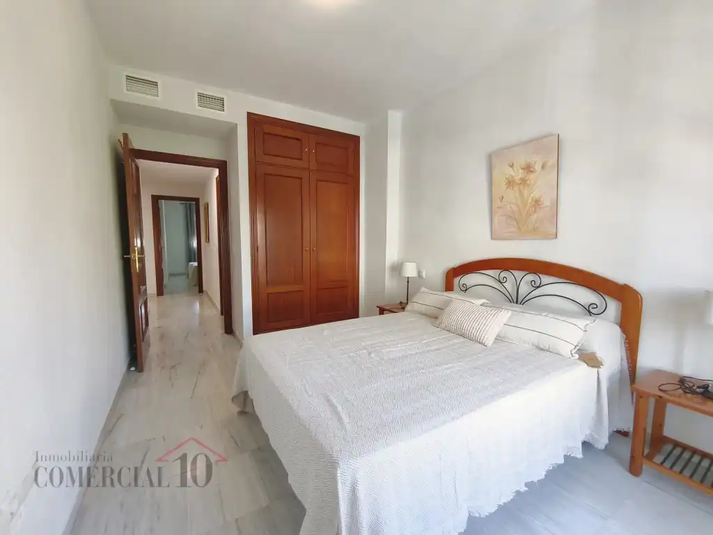 Schlafzimmer von Wohnungen zur Miete in Badajoz mit Möbliert und Balkon