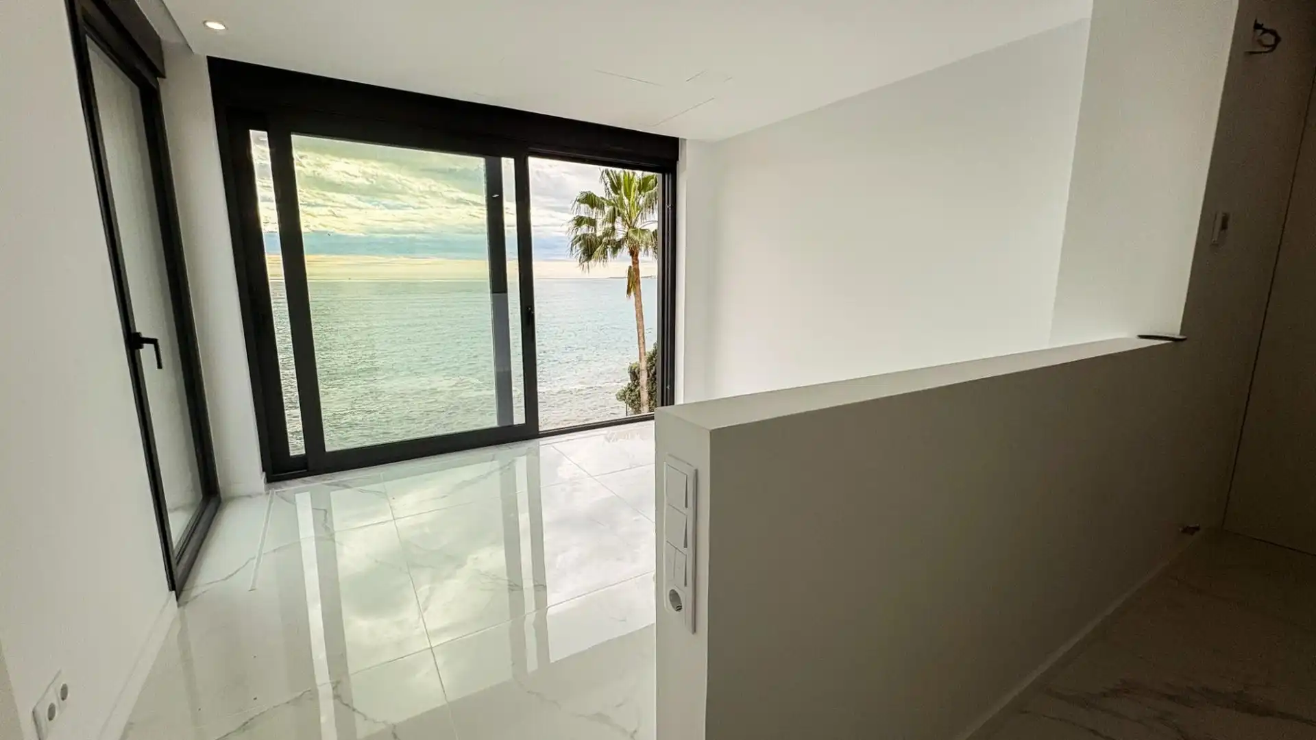 Sala de estar de Casa o chalet en venta en El Campello con Aire acondicionado, Calefacción y Jardín privado