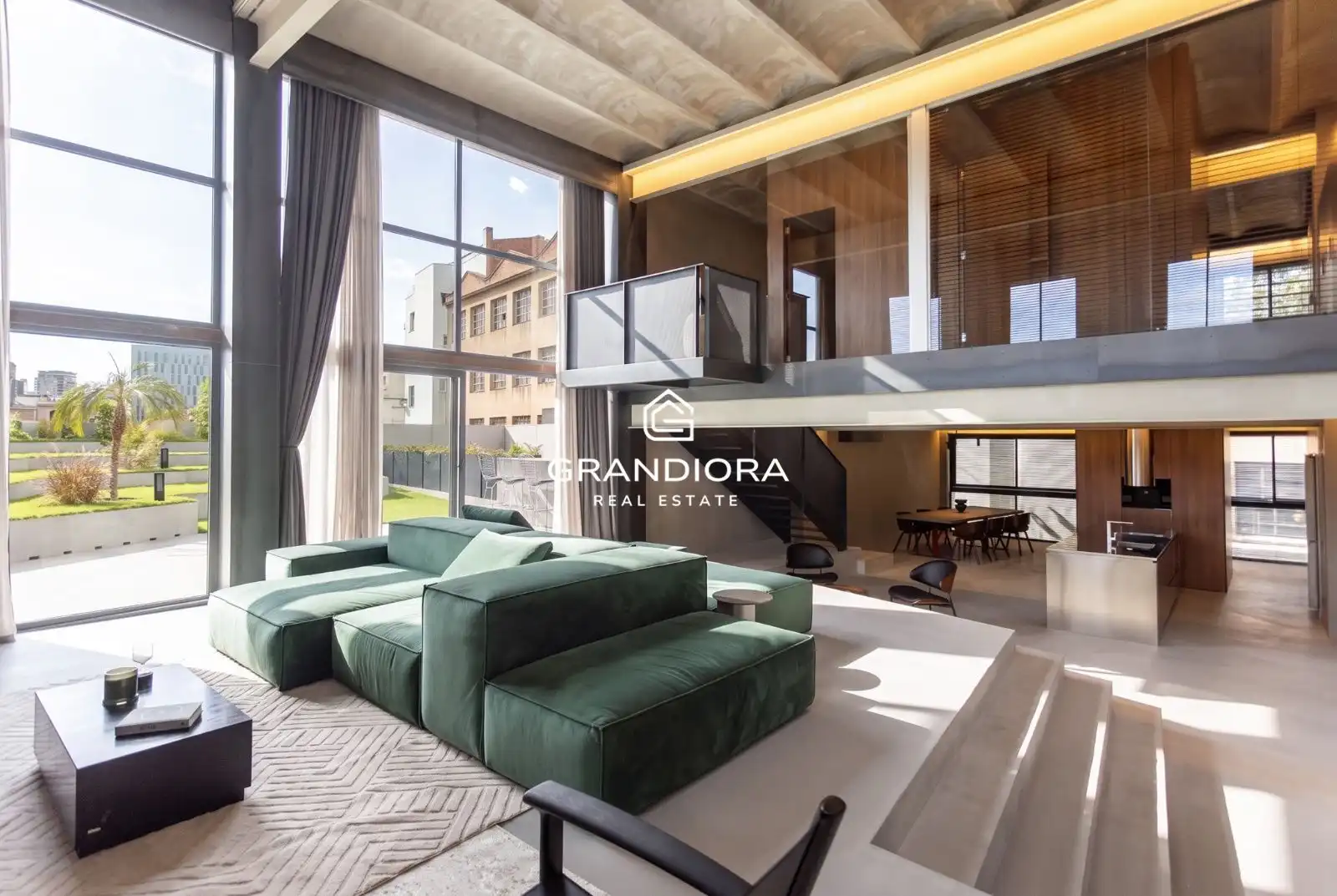 Living room of Flat for rent in Barcelona  with Air Conditioner, Terrace and Furnished