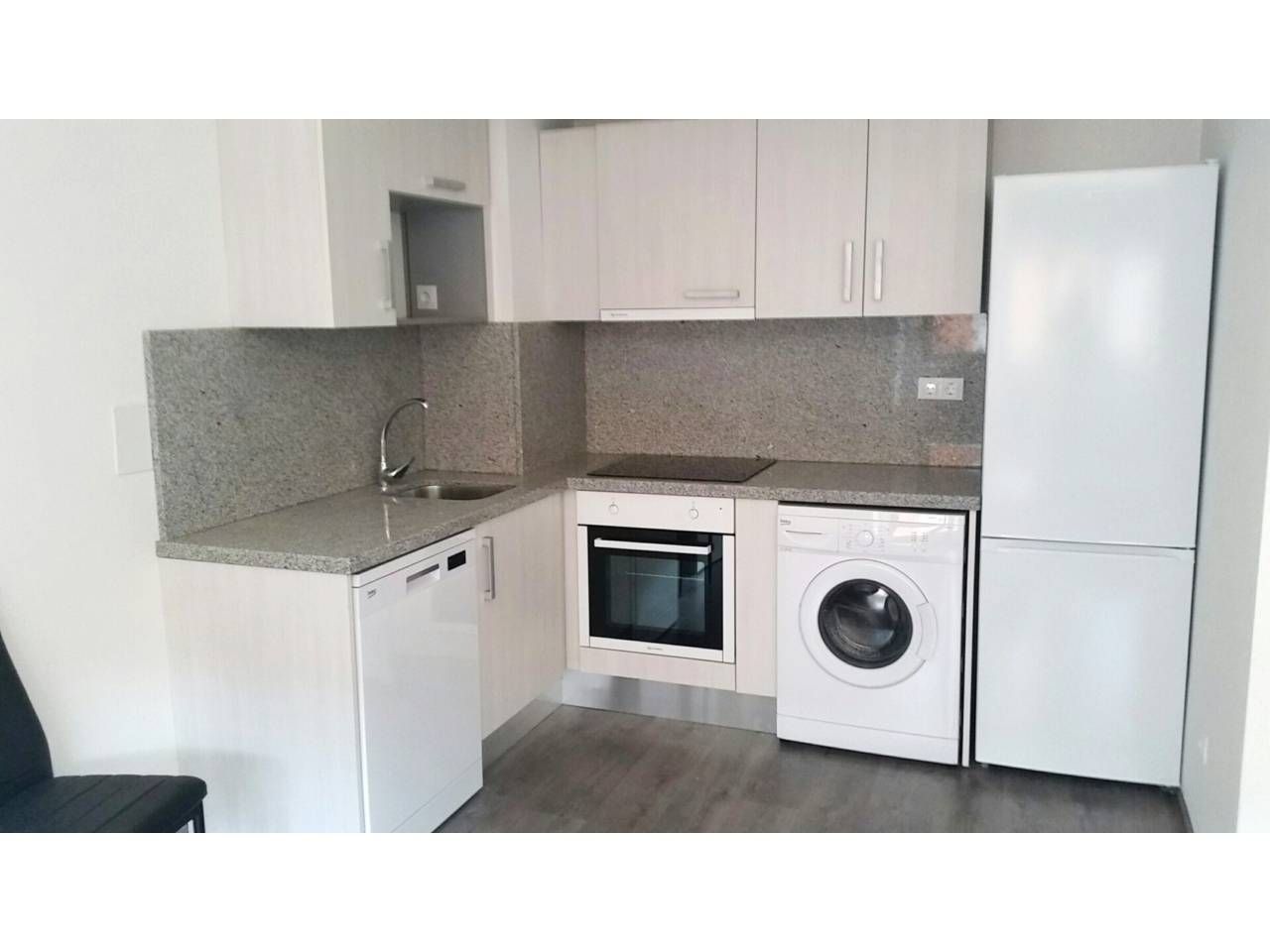 Cuina de Apartament de lloguer en San Andrés del Rabanedo amb Calefacció, Parquet i Terrassa