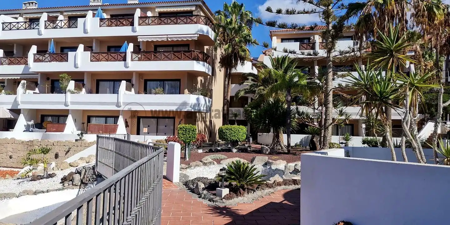 Außenansicht von Erdgeschoss zum Verkauf in San Miguel de Abona mit Klimaanlage, Terrasse und Schwimmbad