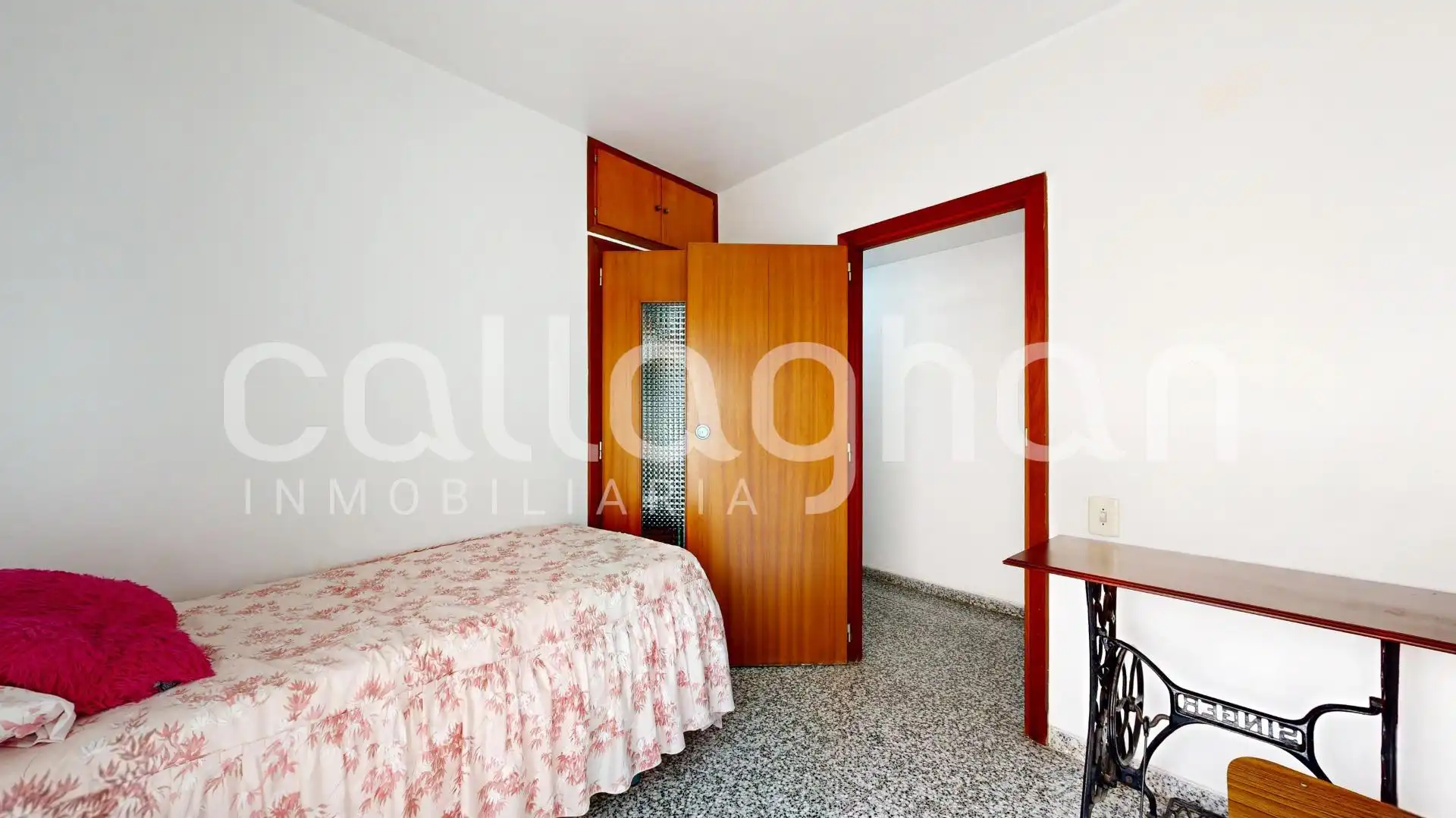 Habitación de Piso en venta en Catarroja con Calefacción y Balcón