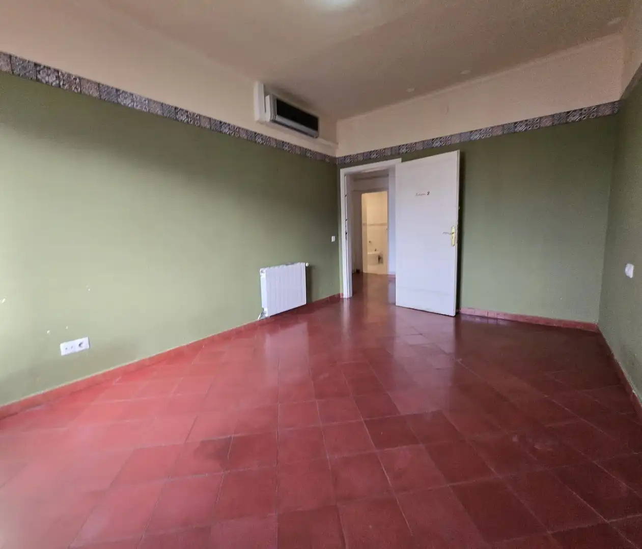 Attic for sale in Barcelona  with Air Conditioner, Terrace and Alarm