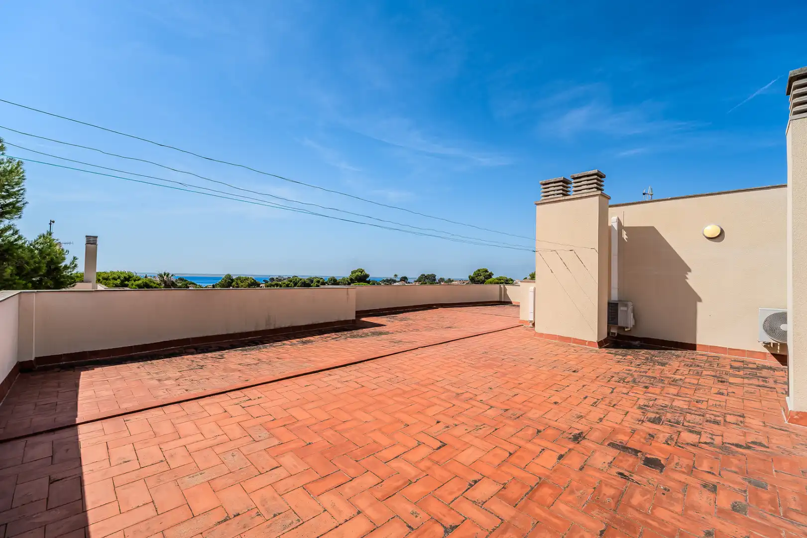 Terraza de Piso en venta en L'Ampolla con Aire acondicionado, Calefacción y Jardín privado