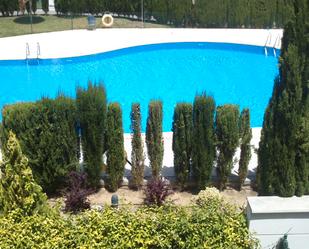 Piscina de Casa adosada en venda en Valdemoro amb Calefacció, Jardí privat i Terrassa