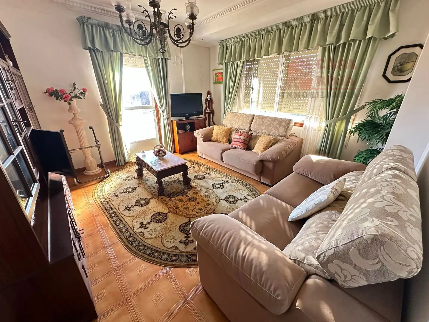 Sala d'estar de Casa o xalet en venda en Cangas  amb Calefacció, Terrassa i Traster