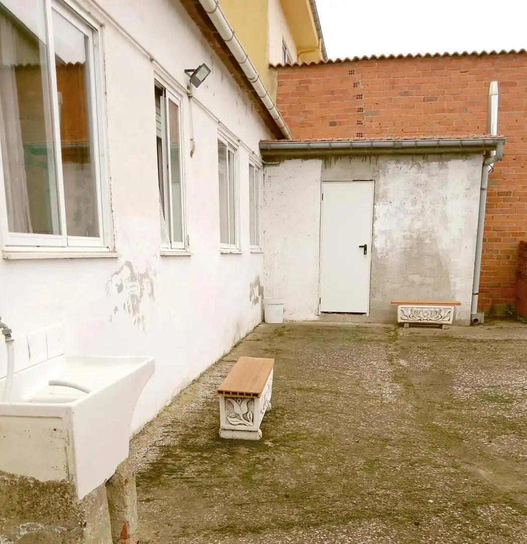 Vista exterior de Casa o chalet en venta en Villazala con Calefacción