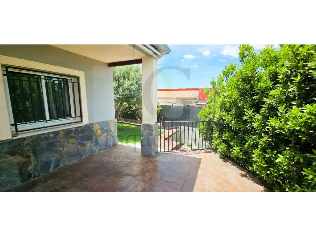 Vista exterior de Casa o chalet en venta en Sant Salvador de Guardiola con Jardín privado, Terraza y Piscina