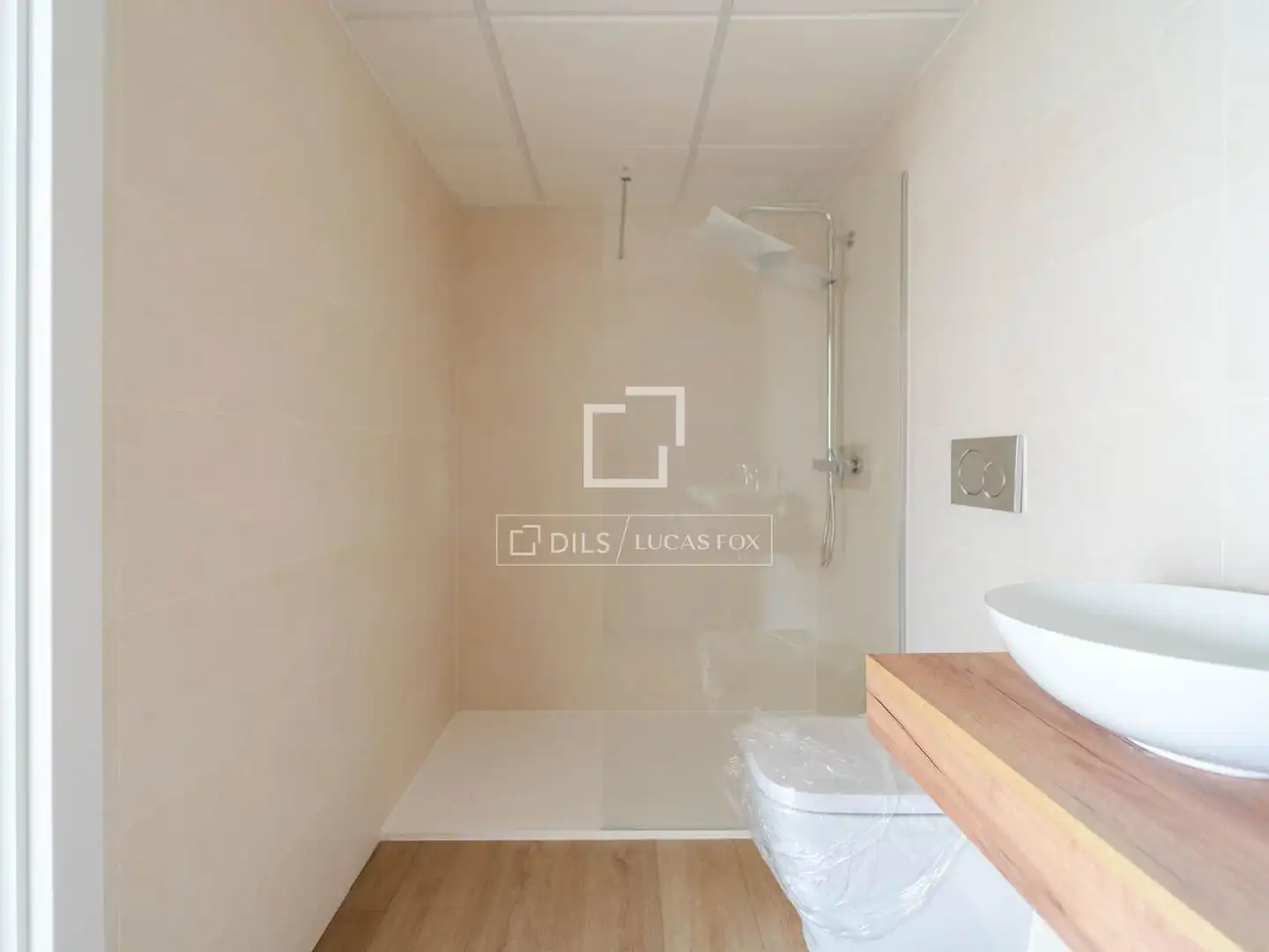 Bathroom of Flat for sale in El Puig de Santa Maria  with Air Conditioner, Terrace and Storage room