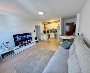 Living room of Apartment for sale in Vélez-Málaga  with Air Conditioner, Heating and Furnished