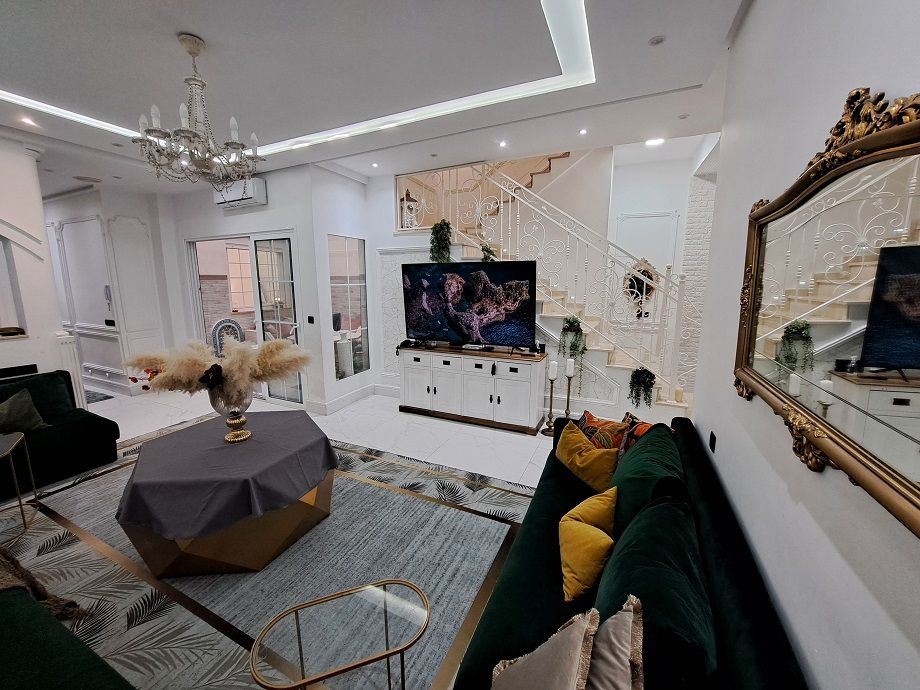 Sala de estar de Casa adosada en venta en Elche / Elx con Aire acondicionado, Terraza y Balcón