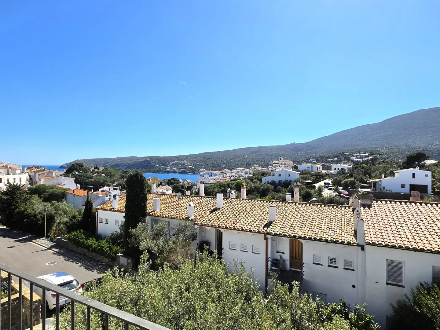 Außenansicht von Einfamilien-Reihenhaus zum Verkauf in Cadaqués mit Heizung und Terrasse