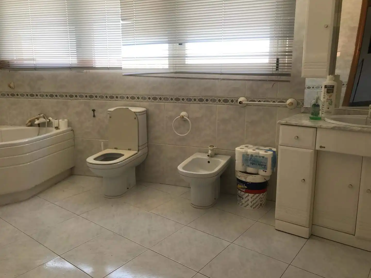 Badezimmer von Gebäude zur Miete in Elche / Elx