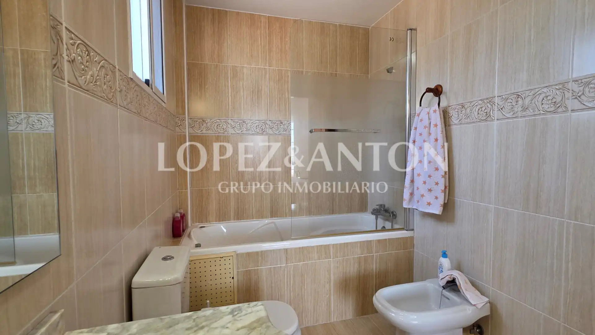 Baño de Casa o chalet en venta en L'Eliana con Aire acondicionado, Calefacción y Jardín privado