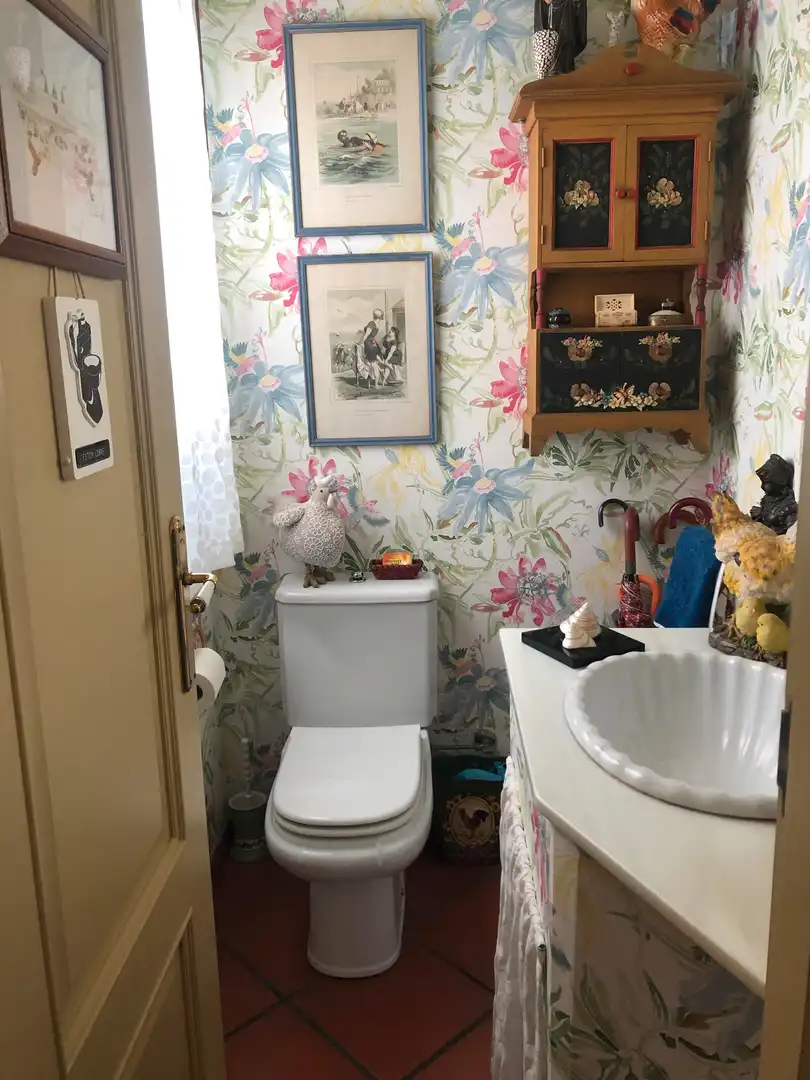 Badezimmer von Haus oder Chalet zum Verkauf in Oleiros mit Privatgarten, Parkett und Terrasse