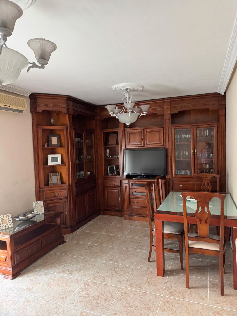 Menjador de Pis de lloguer en Villanueva de la Serena amb Aire condicionat, Calefacció i Moblat