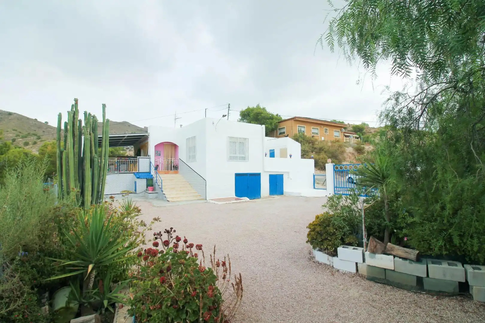 Exterior view of Houses for sale in Crevillent  with Private garden, Terrace and Storage room