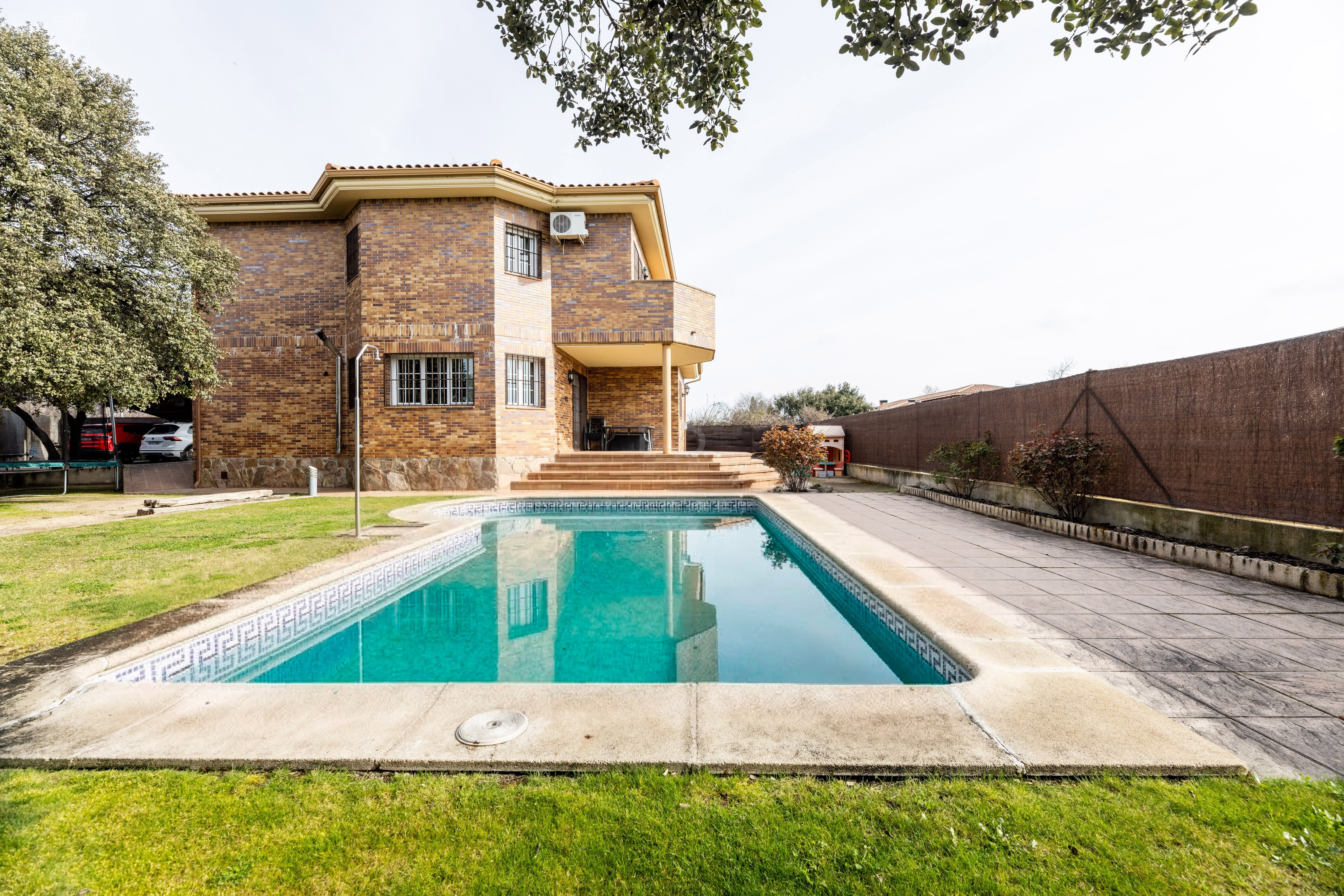 Swimming pool of Houses for sale in Colmenarejo  with Air Conditioner, Terrace and Swimming Pool
