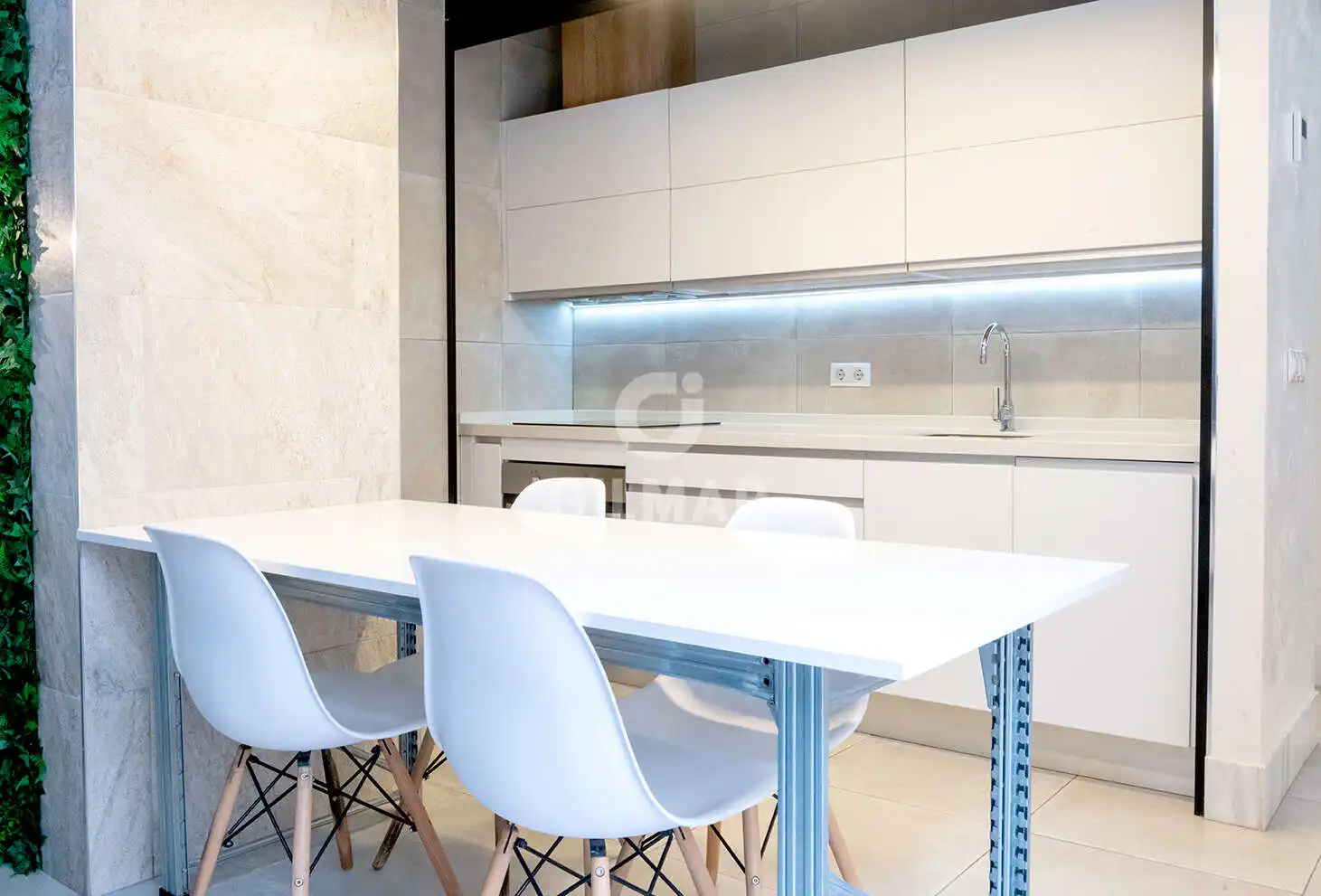 Kitchen of Flat for sale in Sevilla  with Heating, Swimming Pool and Furnished