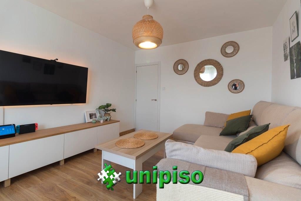 Living room of Flat for sale in Leganés  with Air Conditioner, Heating and Balcony