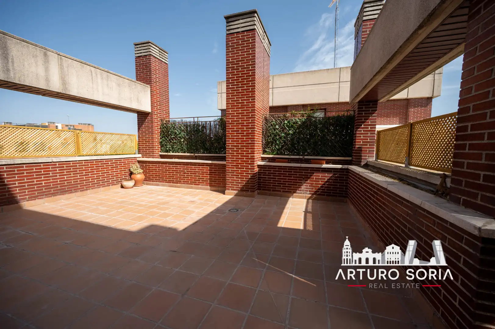 Terrassa de Àtic de lloguer en La Moraleja amb Terrassa i Piscina comunitària
