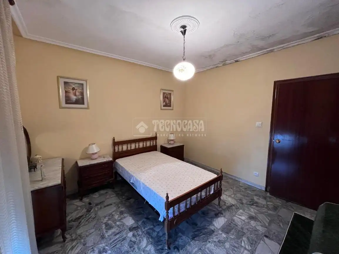 Habitación de Casa adosada en venta en Linares con Aire acondicionado, Terraza y Balcón