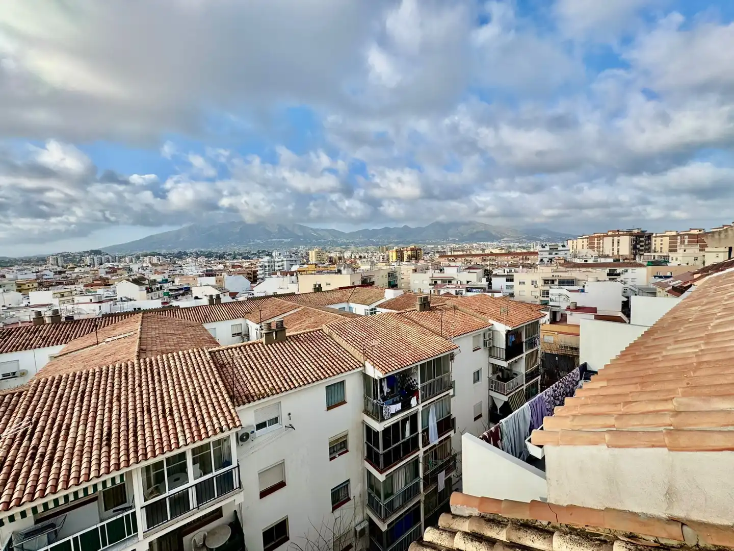 Vista exterior de Ático en venta en Fuengirola con Aire acondicionado, Calefacción y Terraza
