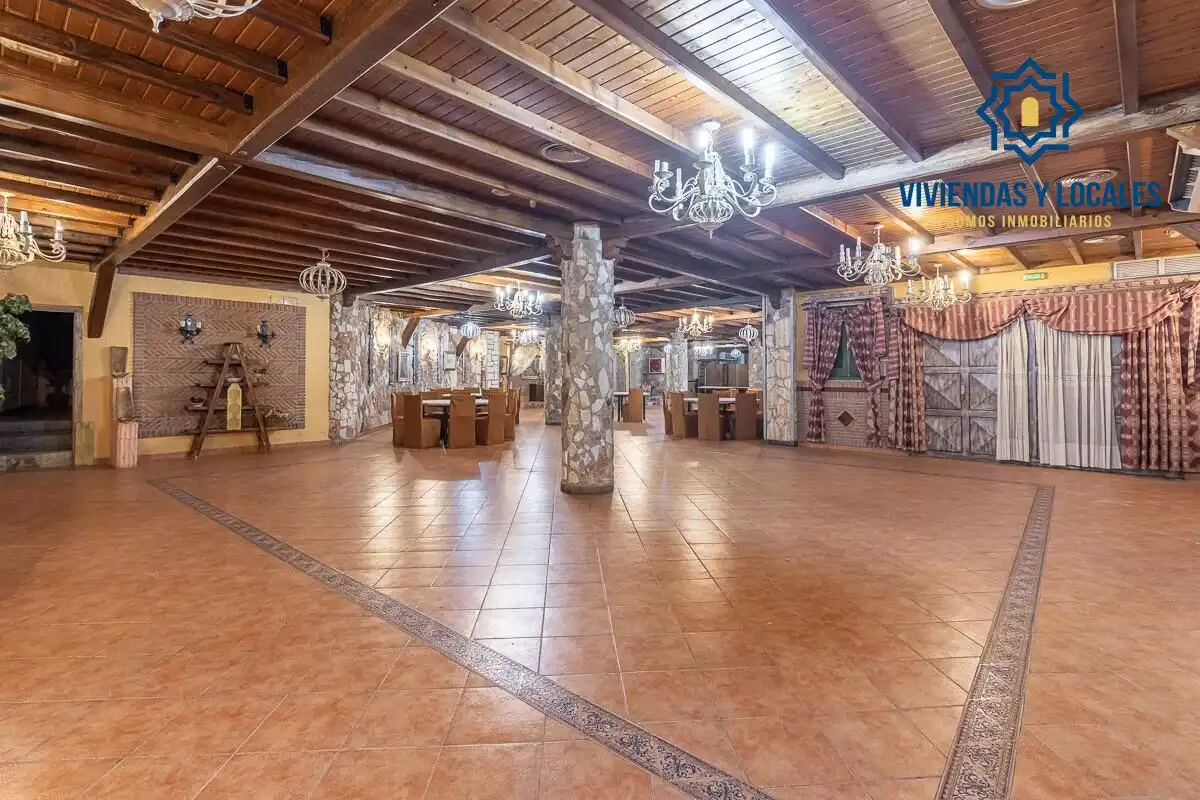 Local comercial en venda a Pinos Genil, imagen 16