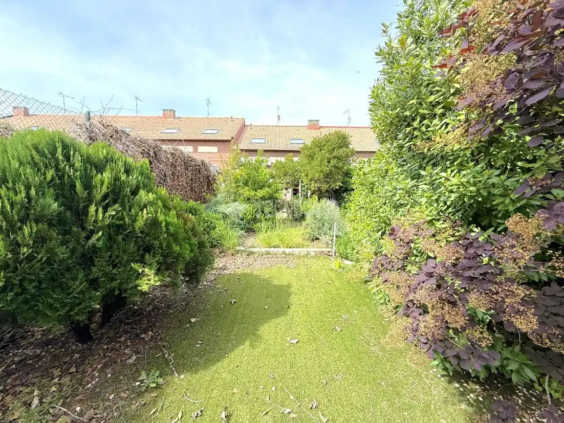 Jardín de Casa adosada en venta en Seseña con Aire acondicionado