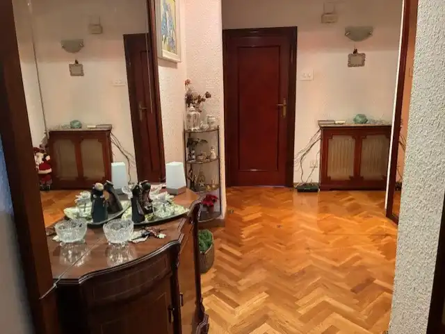 Wohnung zum Verkauf in Zaragoza mit Klimaanlage, Heizung und Parkett