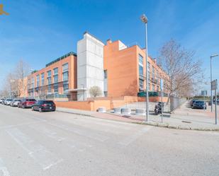 Vista exterior de Loft en venda en Alcorcón amb Aire condicionat, Calefacció i Jardí privat