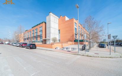 Vista exterior de Loft en venda en Alcorcón amb Aire condicionat, Calefacció i Jardí privat