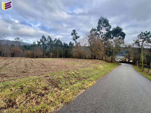 Terreno en Alquiler en Calle Da Rua en Mos