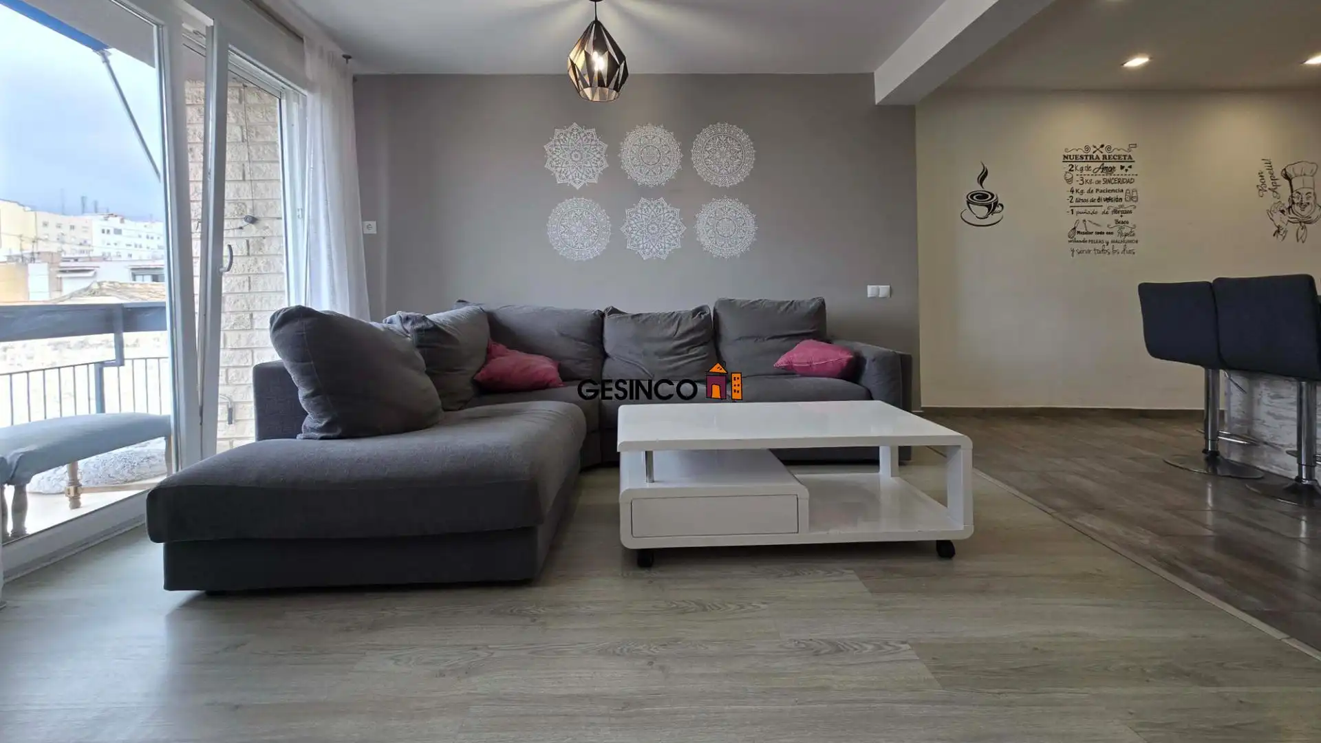Sala d'estar de Pis en venda en Ontinyent amb Aire condicionat, Moblat i Balcó