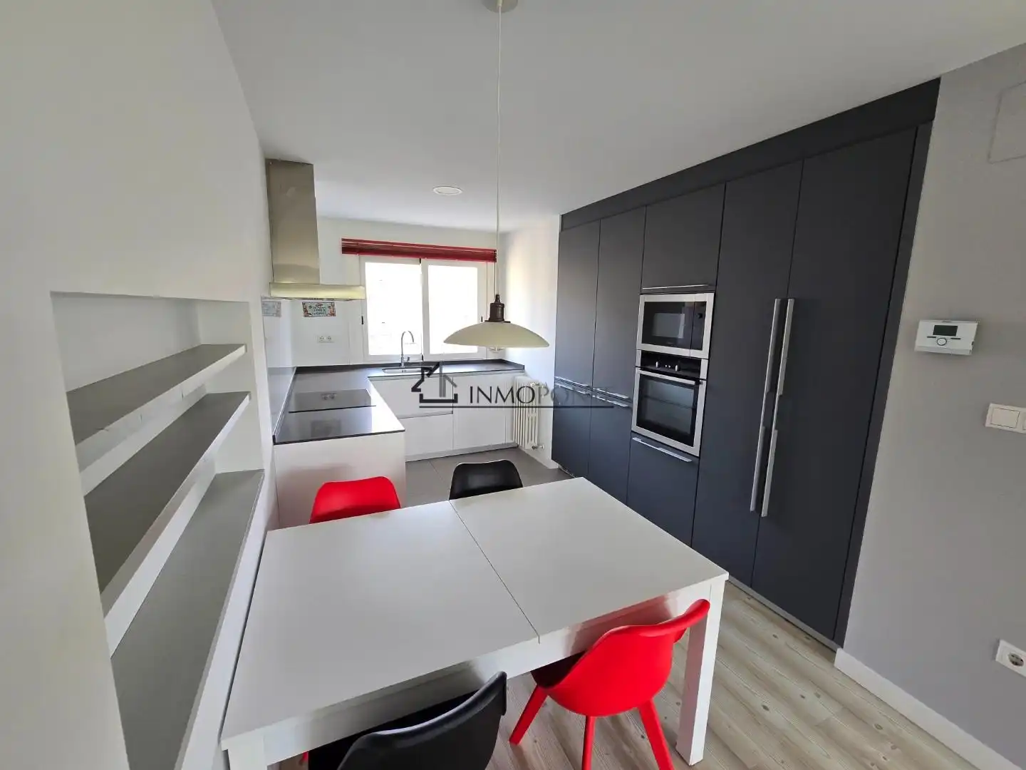 Cocina de Piso en venta en Pontevedra Capital  con Calefacción, Horno y Lavadora